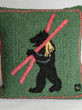 4Corners Hooked Ski Bear Pillow Rustic Cabin Lodge Winter Decor